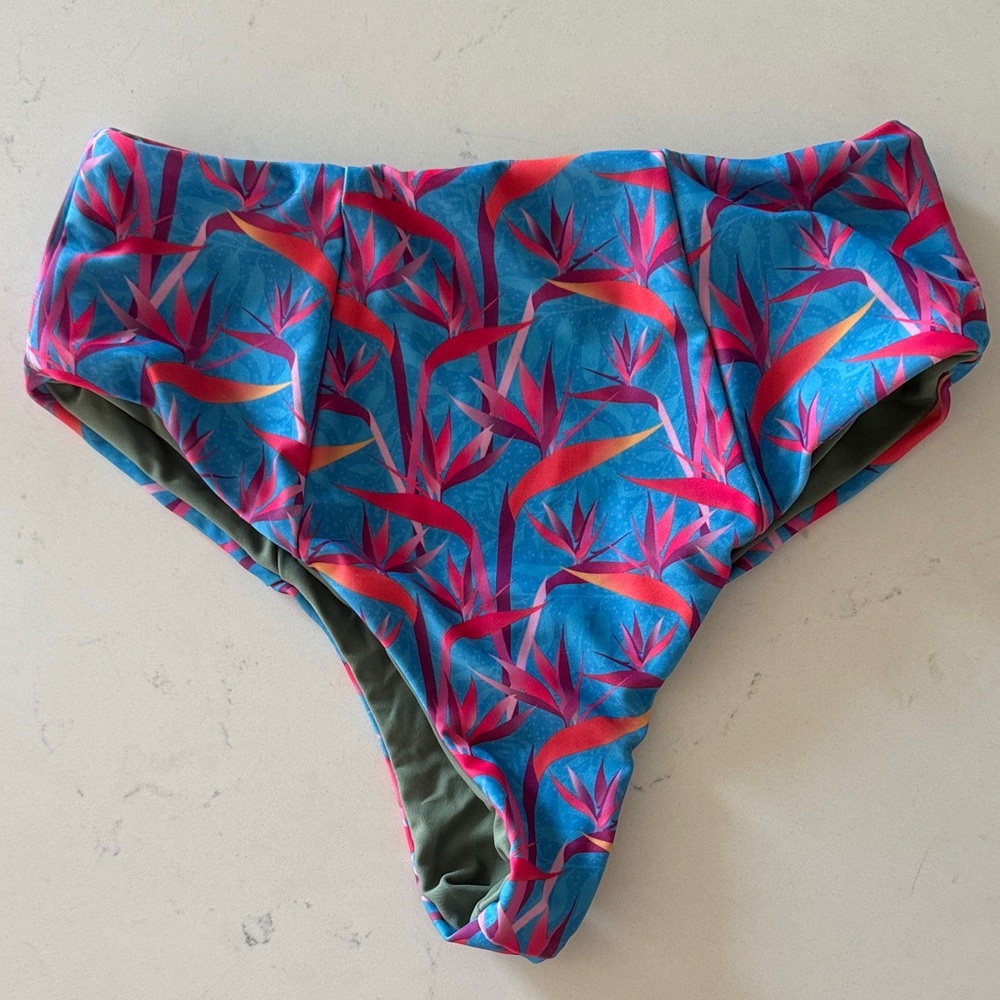 Moana Bikini reversible high waist bikini bottoms